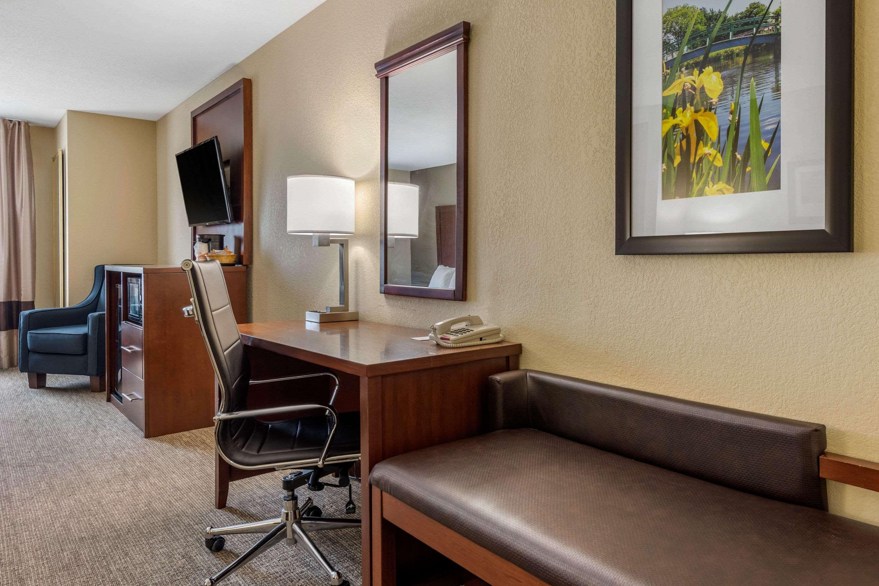 Comfort Suites Dayton-Wright Patterson Exteriér fotografie
