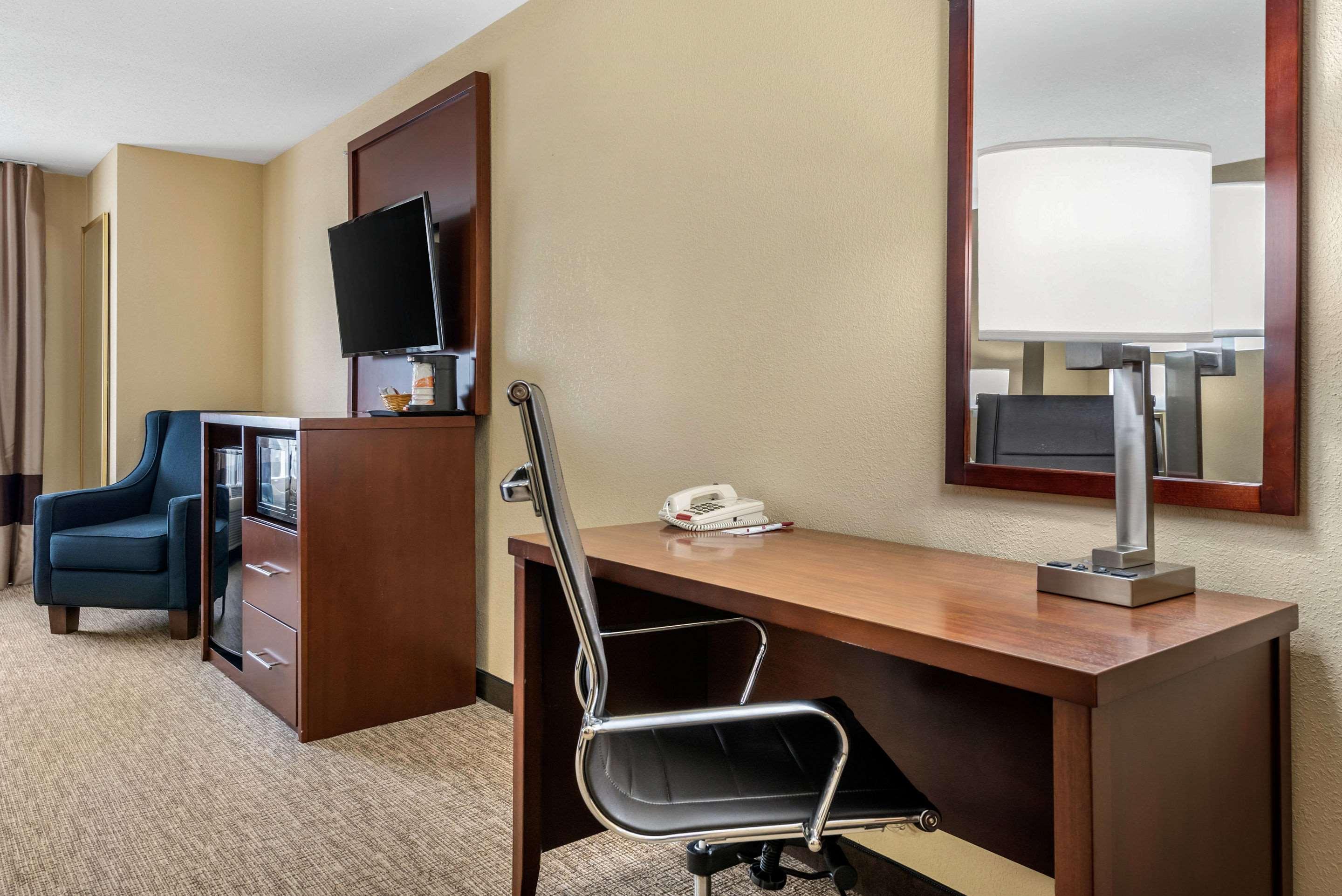 Comfort Suites Dayton-Wright Patterson Exteriér fotografie